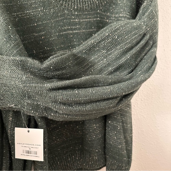 POL Sample Balloon Sleeve Sweater - Picture 3 of 5